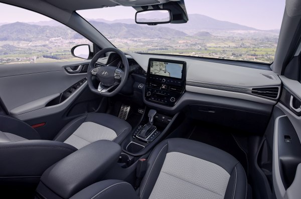 Hyundai IONIQ (facelift 2019) 1.6 GD1 (141 Hp) Plug-in Hybrid DCT | Технические характеристики, Расход топлива, Размеры - фото