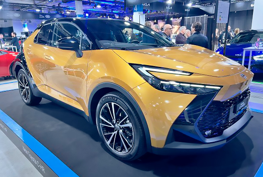 Toyota C-HR II 2.0 (223 Hp) Plug-in Hybrid e-CVT /2023, 2024, 2025/  Specs - фото