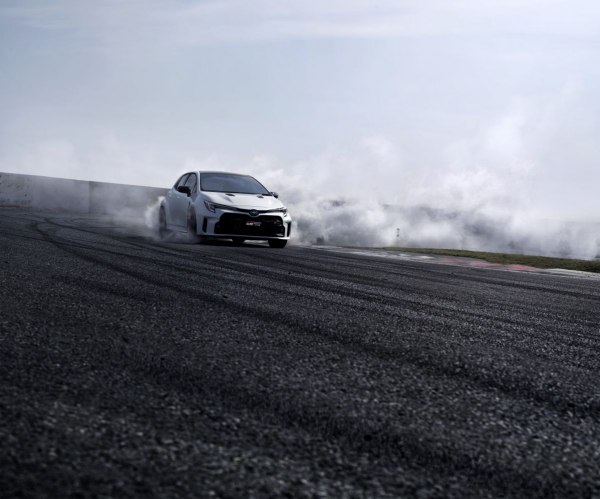 Toyota Corolla Хэтчбек XII (E210) GR 1.6 (304 Hp) GR-FOUR iMT /2022, 2023, 2024/  Specs - фото