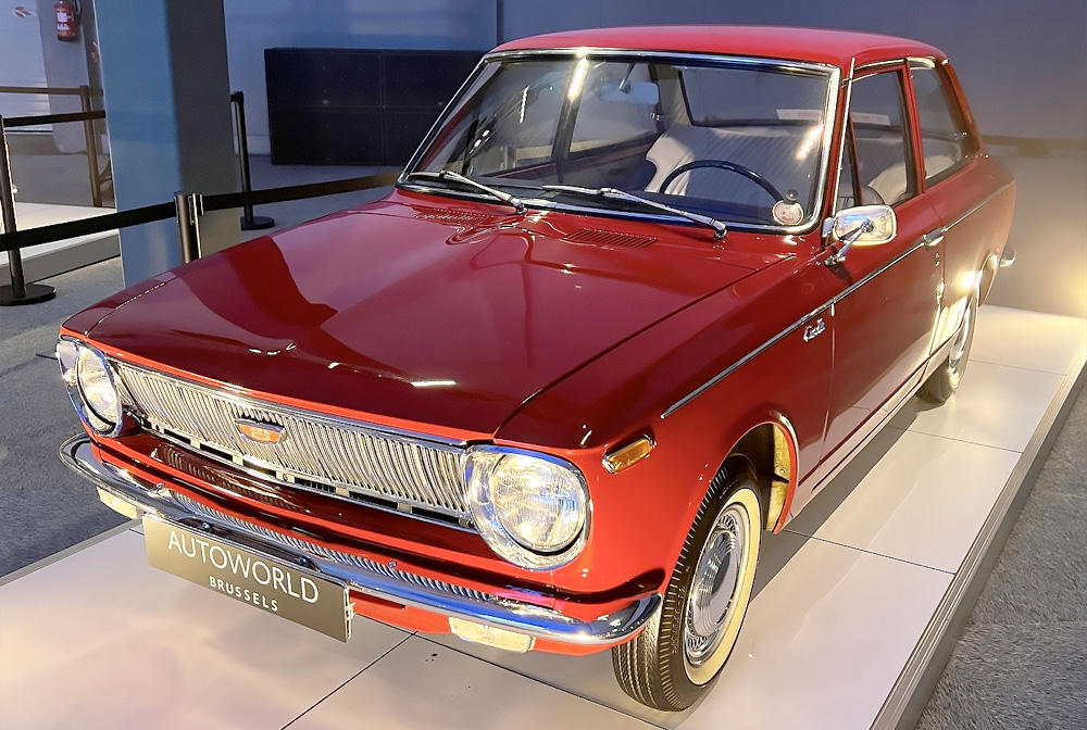 Toyota Corolla I 2-door sedan (E10) 1100 (60 Hp) /1966, 1967, 1968, 1969, 1970/  Specs - фото