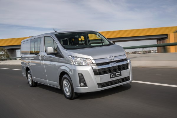 Toyota HiAce VI (H300) Crew Фургон L1H1 2.8 D-4D (177 Hp) Automatic /2019, 2020, 2021, 2022, 2023, 2024, 2025/  Specs - фото
