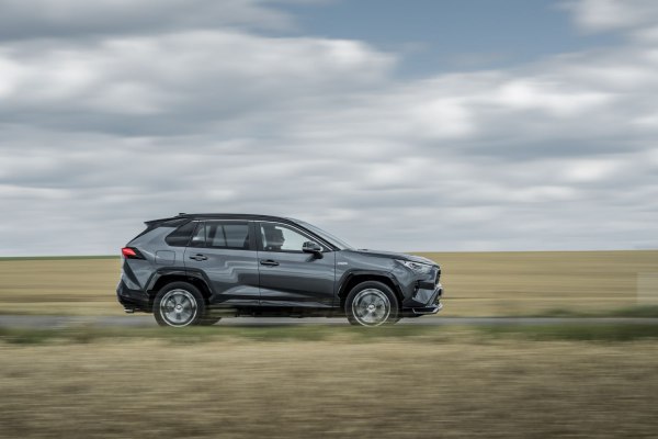 Toyota RAV4 V 2.5 D-4S (306 Hp) Plug-in Hybrid AWD-i e-CVT /2020, 2021/  Specs - фото