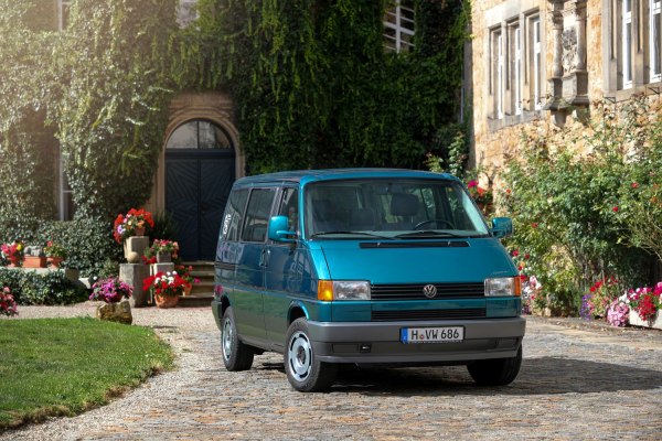 Volkswagen Multivan (T4) 2.5 TDI (150 Hp) /1990, 1991, 1992, 1993, 1994, 1995, 1996, 1997, 1998, 1999, 2000, 2001, 2002, 2003/  Specs - фото