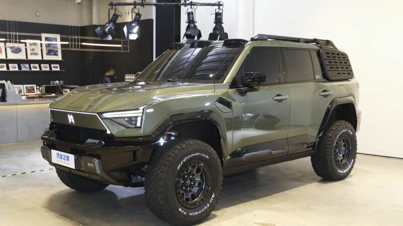 Dongfeng Warrior 700 HP Offroader M817. - фото