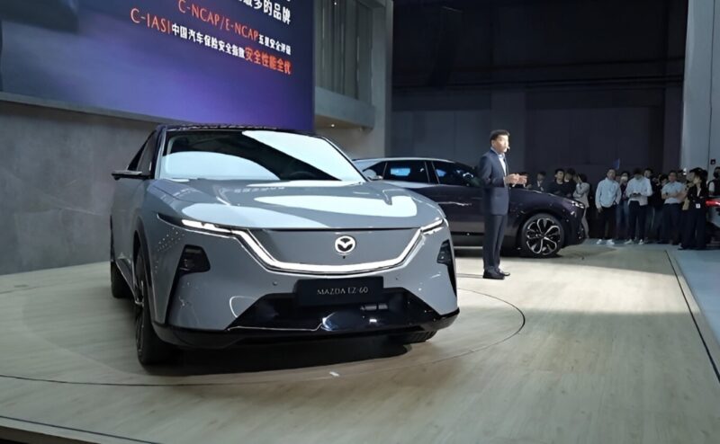 Внедорожник Mazda ez-60 дебютирует в мире с 26-дюймовым экраном и 1300 км на автосалоне Shanghai Shanghai. - фото