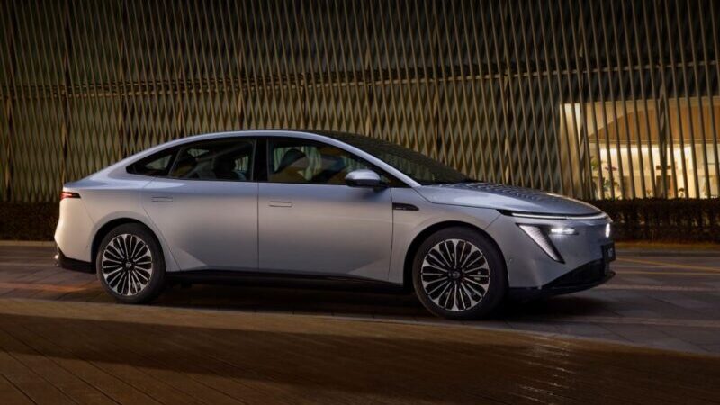 Nissan N7 становится самым быстрым электромобилем совместного предприятия, чтобы достичь 10 000 заказов - фото