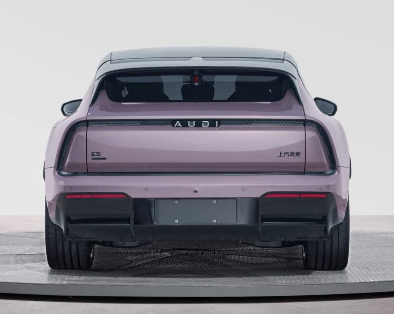 Всеэлектрическая аудитория Audi E5 Sportback Production Version, раскрытая регулятором, раскрывая его SAIC-INSIDE - фото