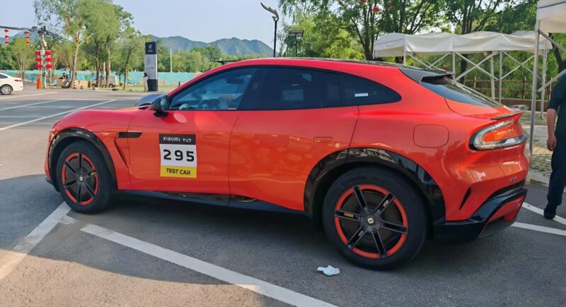 Xiaomi Yu7 в лаво -оранжевом пятнах, вызовы модели Y с диапазоном 835 км - фото