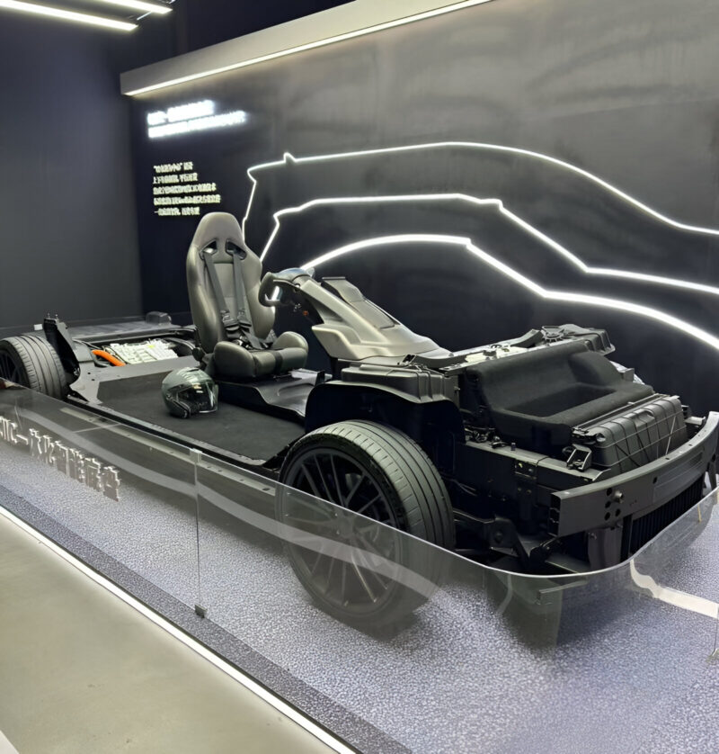Mazda партнеры с CATL для развития EVS следующего поколения с использованием инновационного шасси скейтборда - фото