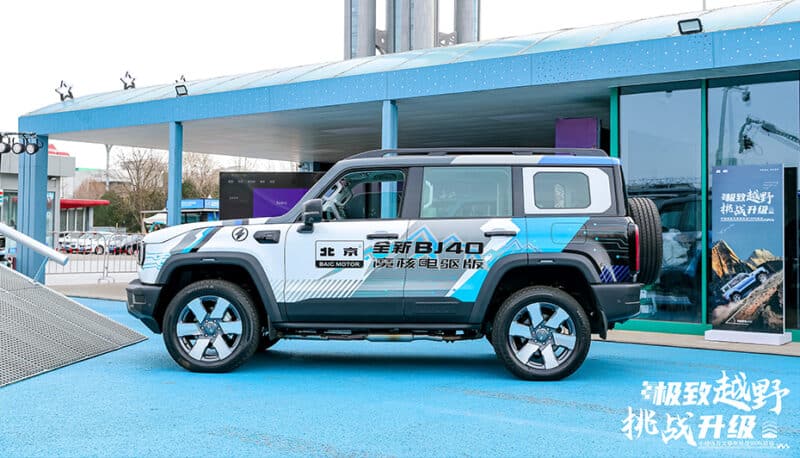 BAIC BJ40E EREV с диапазоном 1200 км, установленным в Китае 7 апреля - фото