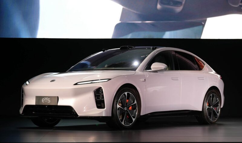 NIO запускает обновленные туры ET5/ ET5 с диапазоном 1055 км, начиная с 41 100 долларов США. - фото