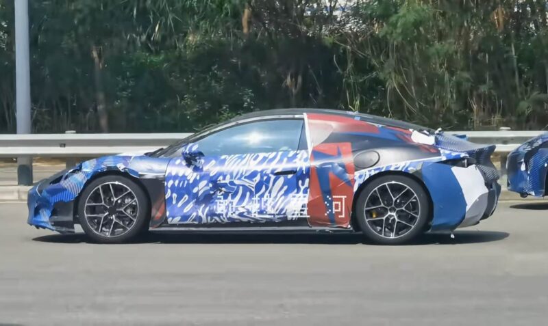 Denza Sports Car появляется в ближайшей производственной форме в последних шпионских снимках - фото