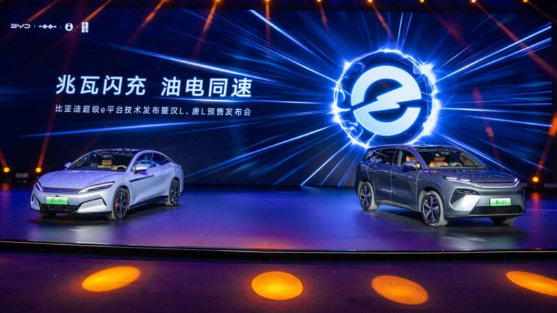 Byd Han L EV и Tang L EV с 1086 л.с. и 1000 В супер-платформы начали предварительные предварительные условия для 37 300 долларов США в Китае - фото