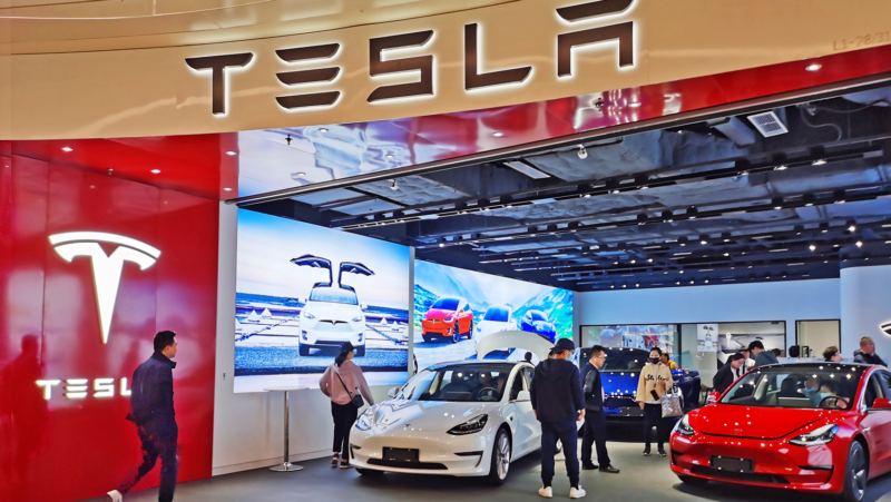 У FSD Tesla есть незаконное рынок в Китае: несанкционированные затраты на модификацию всего 140 долларов США. - фото