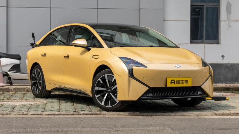 Китайская авиакомпания выпустила JY Air Electric Sedan за 20 500 долларов США внутри страны - фото