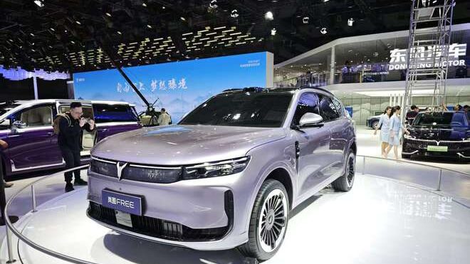 Voyah Free+ дебюты в 2025 году в Шанхайском автосалоне - фото