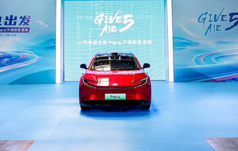 Faw-Toyota Bz5 с Byd Blade Batteries Called Off Production Line - фото