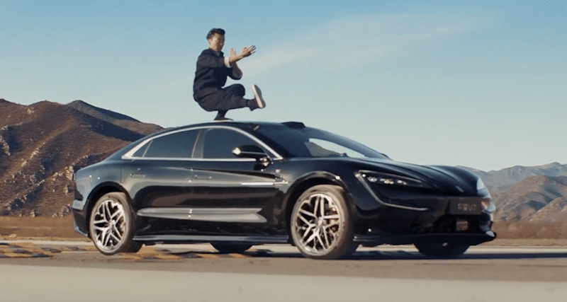 BYD демонстрирует 1300 л.с. Стабильность U7 Yangwang U7 с помощью каунг -фу в преддверии запуска 27 марта - фото