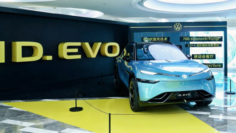 Предварительное производство Volkswagen id.evo Постоянный внедорожник с Xpeng Tech, собранным на китайском заводе с потерей. - фото